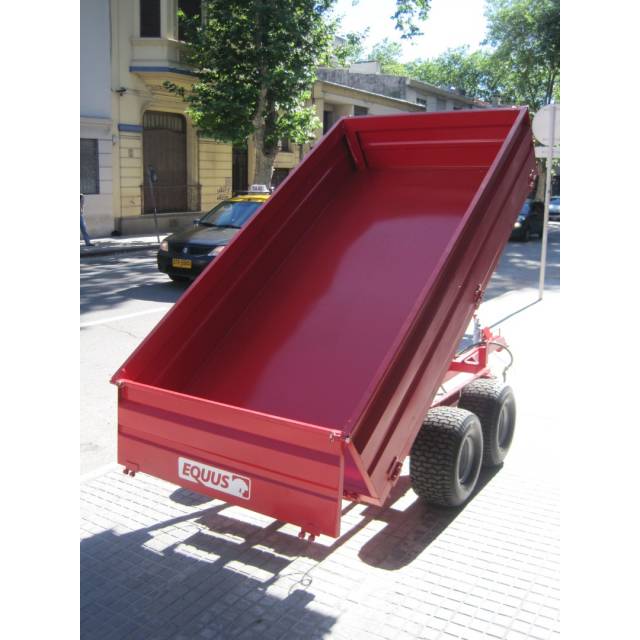 Trailer rojo 2000kg agricola volcador Uruguay